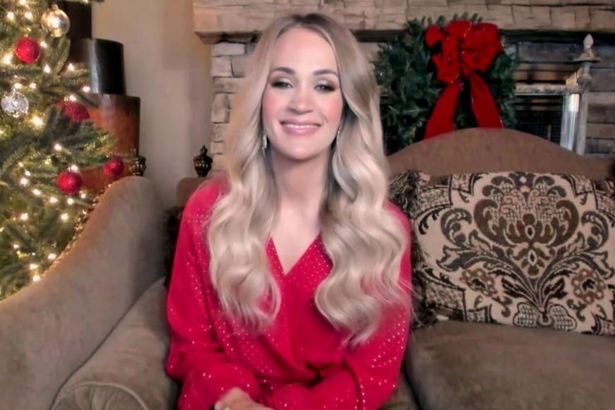 Carrie Underwood tweaked her Christmas tree tradition this year