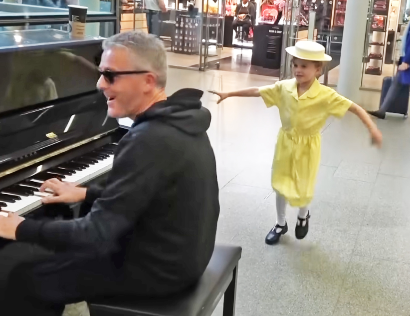 Pianist and Tiny Dancer Create Magic During a Public Performance