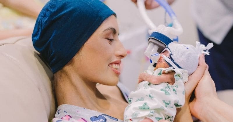 Teen mom who chose son’s birth over cancer treatment dies