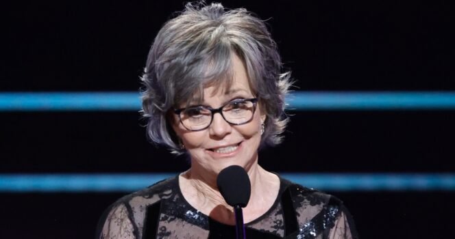 Sally Field responds to critics who called her “ugly”