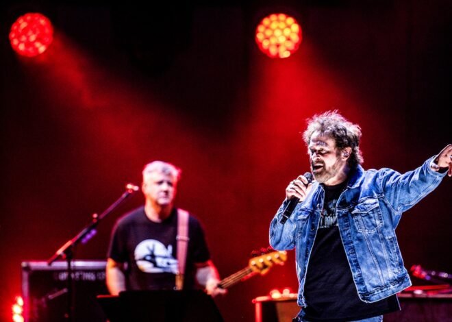Counting Crows, ’90s mega hit machine, still flying after 30 years