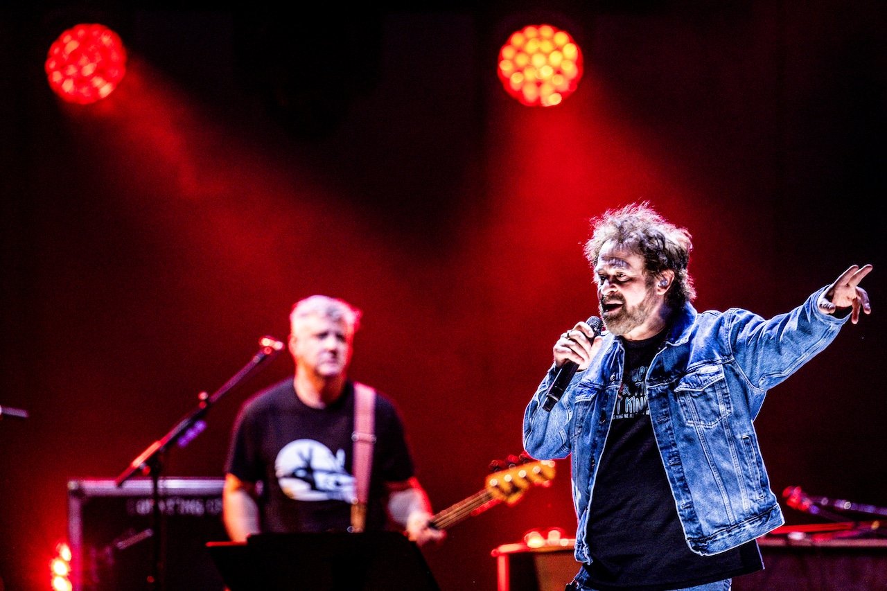 Counting Crows, ’90s mega hit machine, still flying after 30 years