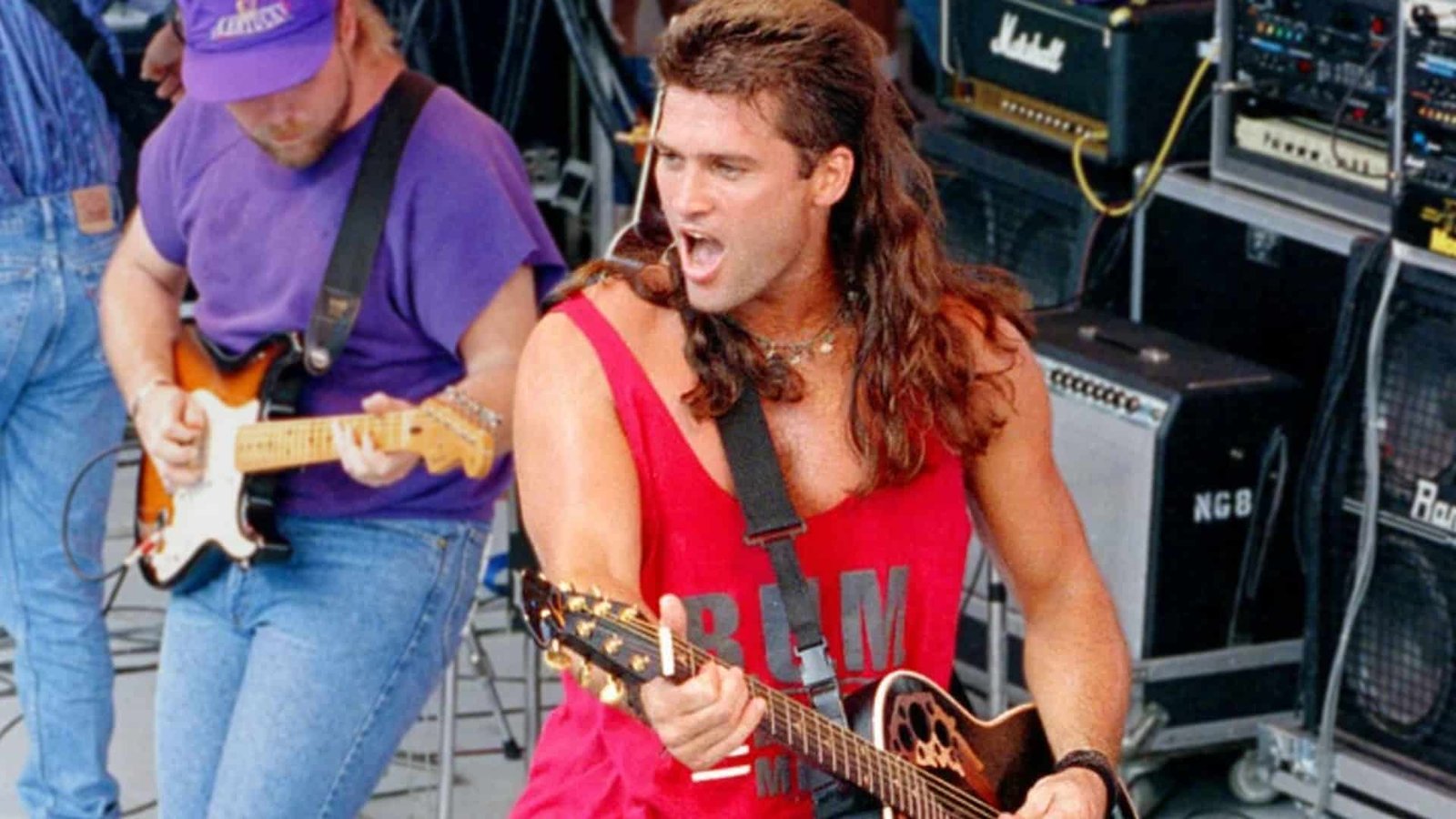 33 Years Ago, Billy Ray Cyrus Blew Up Country With ‘Achy Breaky Heart’ and We Still Know Every Word