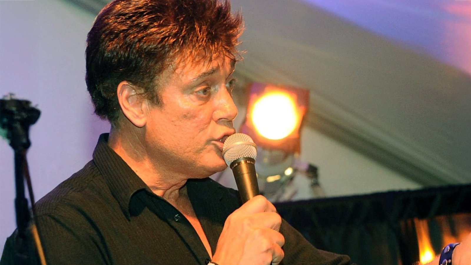 Country Music Star Ronnie McDowell Recovering From Serious Surgery Complication