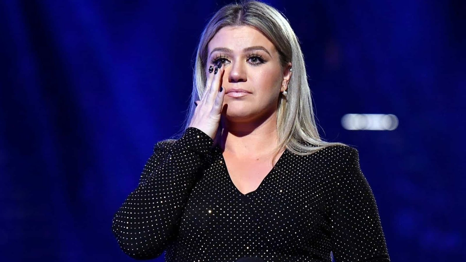 Fans Are Heartbroken After Kelly Clarkson Cancels Vegas Opening Night Due to Illness