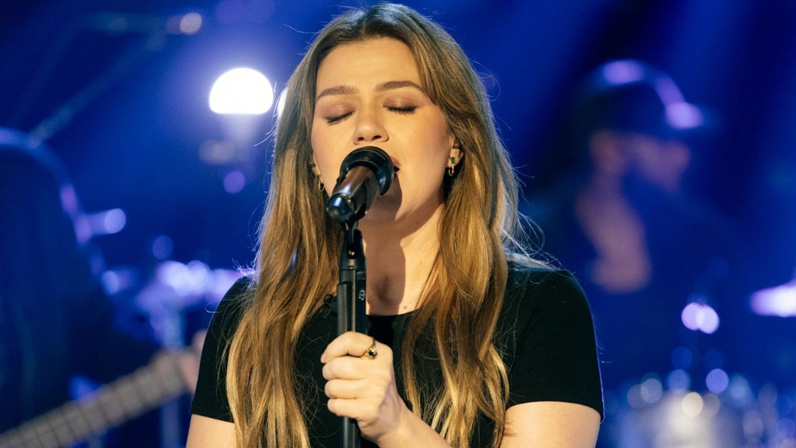 Kelly Clarkson’s Cody Johnson Cover Reminded Folks What Country’s Supposed to Feel Like