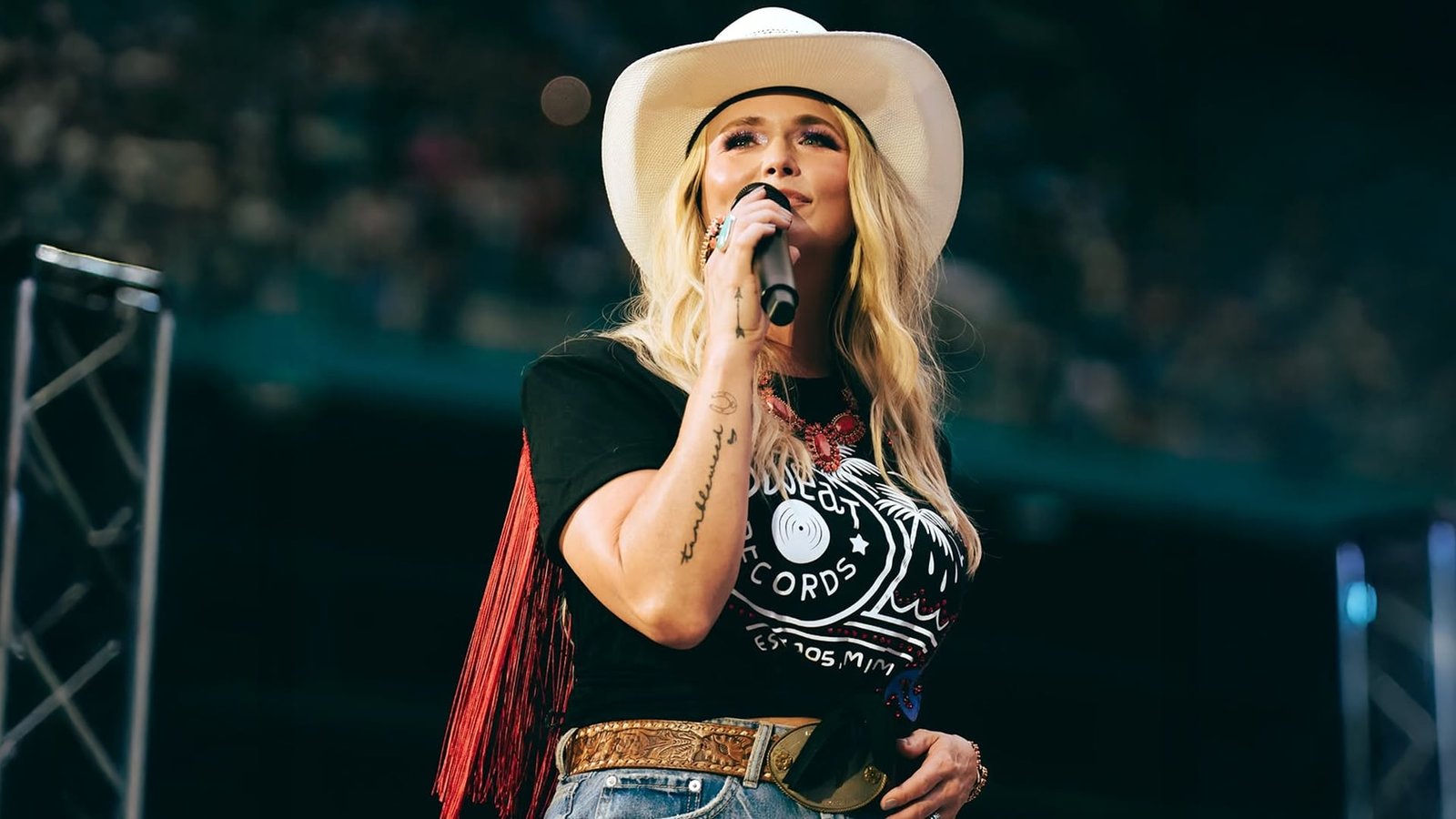 Miranda Lambert Battles Preshow Jitters With a Little Confidence and a Lot of Dance