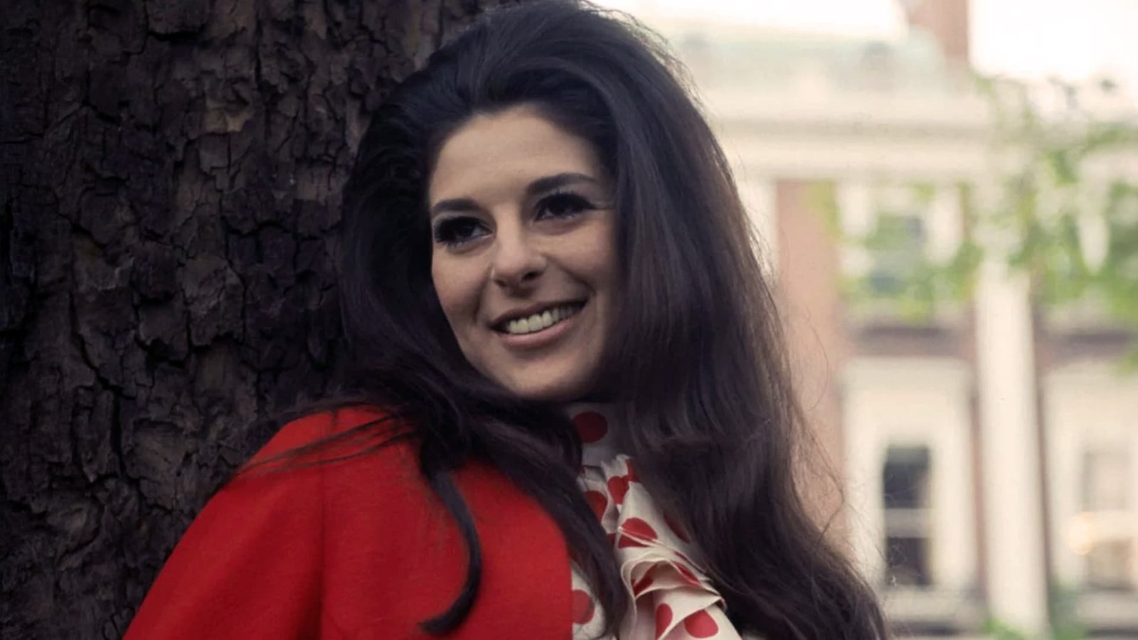Whatever Happened to Bobbie Gentry, the Trailblazing Voice Who Walked Away From Country Music