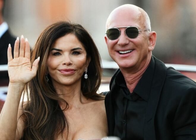 People Can’t Stop Praising Bezos’ First Wife – Photo Comparison with Lauren Sánchez
