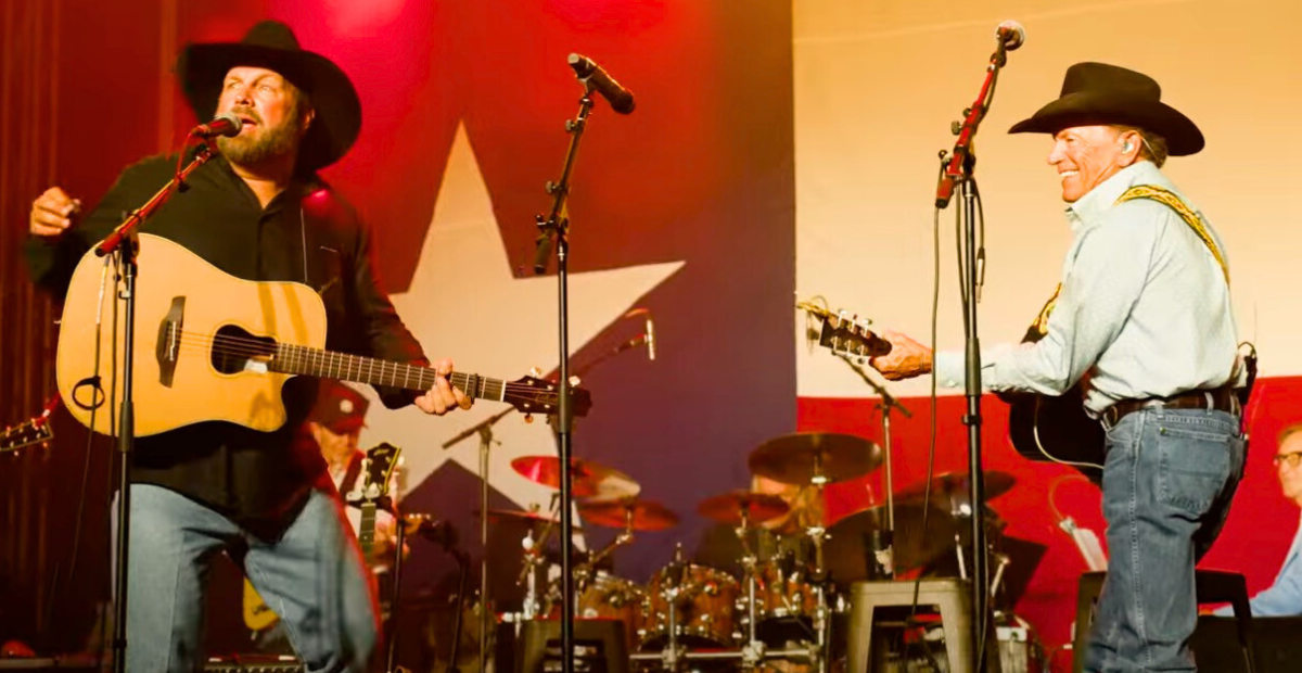 Garth Brooks Surprises Crowd At George Strait’s Texas Flood Relief Benefit Concert