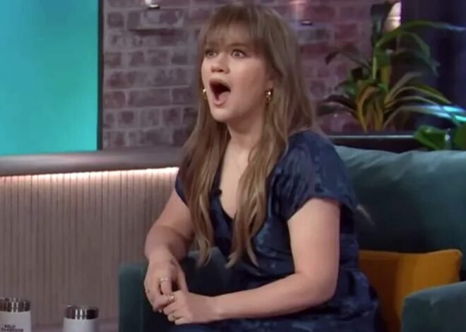Kelly Clarkson Finds Out Garth Brooks Was a Bouncer and Her Face Says Everything