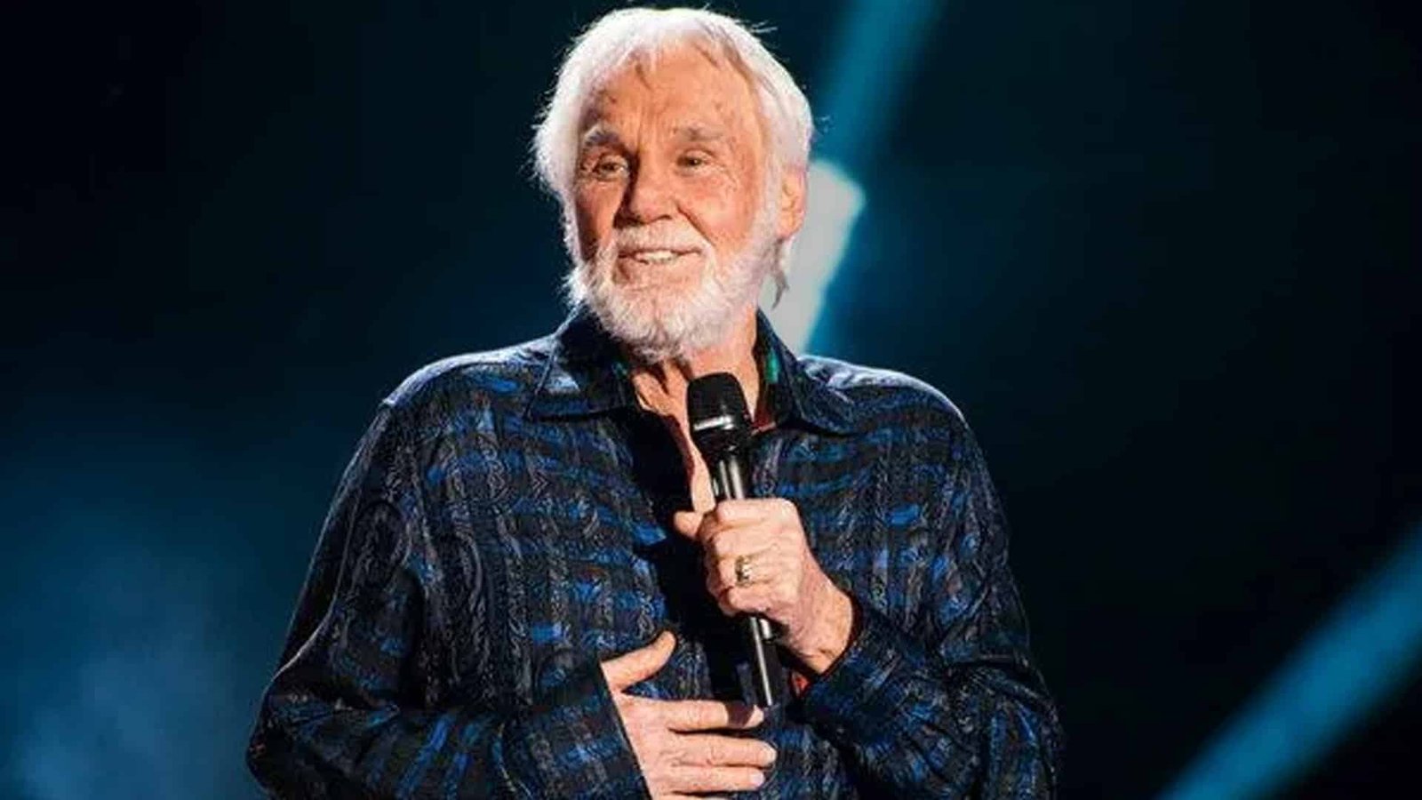 Kenny Rogers Candidly Recalled Growing Up Poor in His Last Appearance Before Saying Goodbye