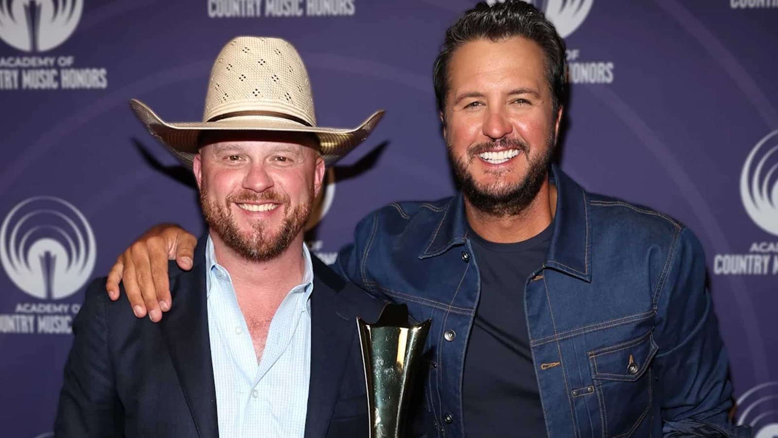 Luke Bryan Honors Cody Johnson With a Moving Performance of “‘Til You Can’t” at the ACM Honors
