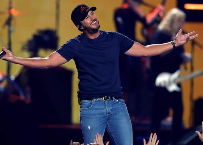 Luke Bryan Suffers a “Below the Belt” Injury While Trying to Moonwalk at Pennsylvania Show