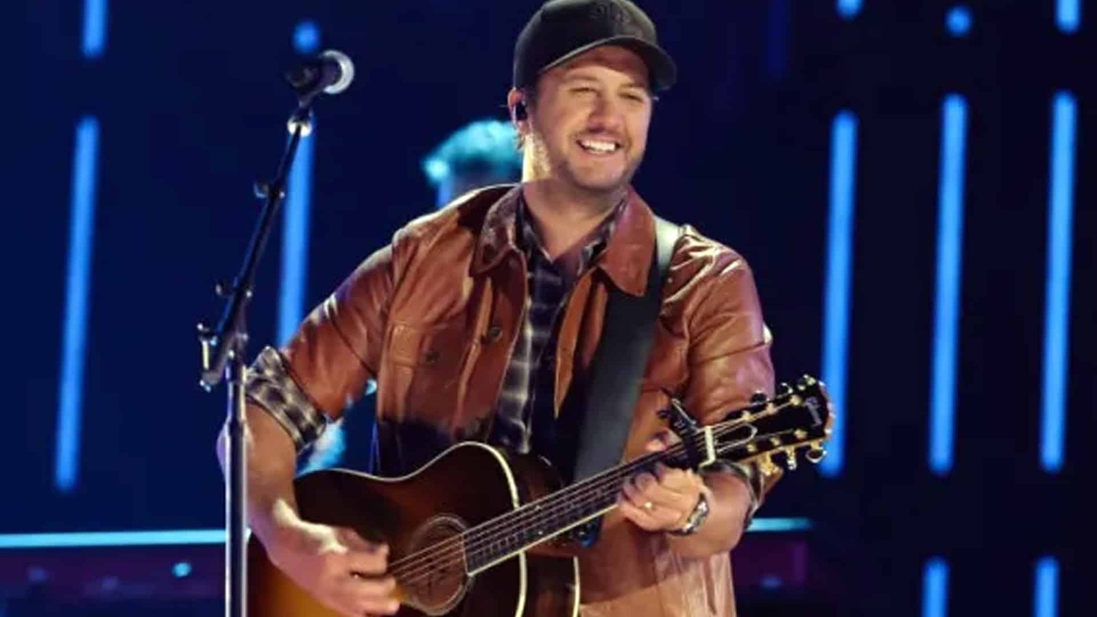 Luke Bryan Says No to Lip Syncing—Even on a Bad Night