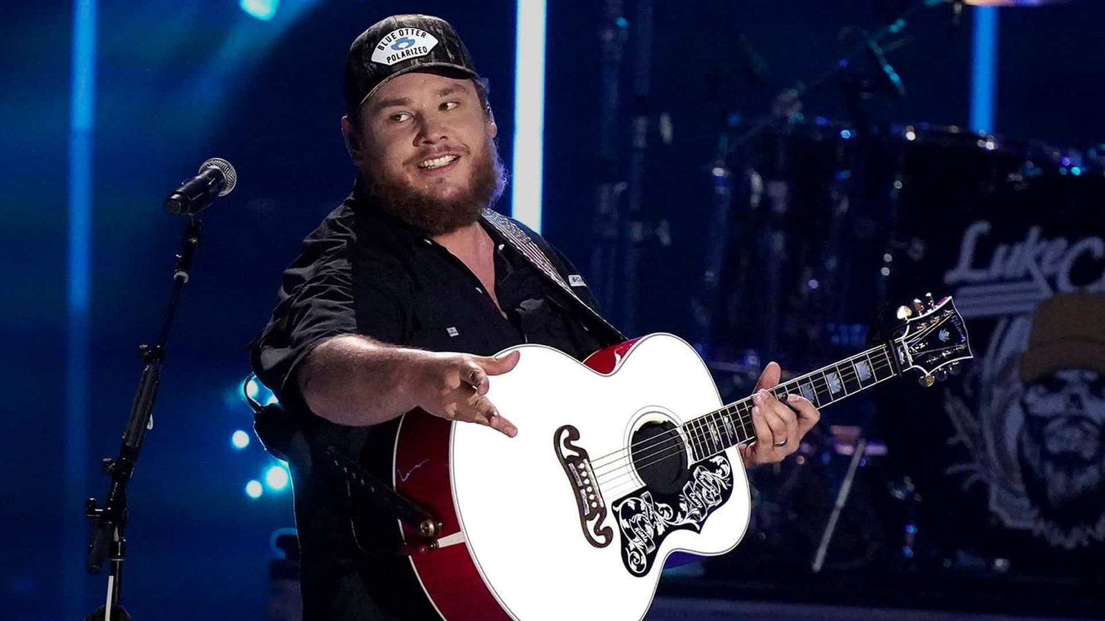 Luke Combs Might Let Fans Choose His Next Album Songs And It’s Either Genius Or Chaos Waiting To Happen