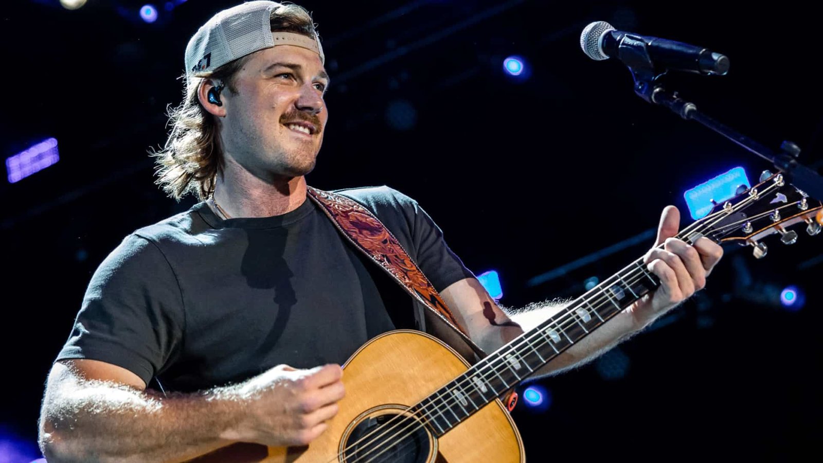 Morgan Wallen Surprises 10-Year-Old Fan With FaceTime Mid-Show and It’s Pure Magic