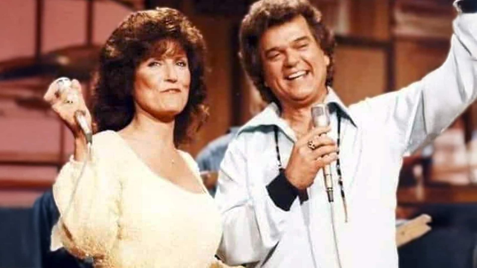 On This Day in 1973, Loretta Lynn and Conway Twitty Hit No. 1 With “Louisiana Woman, Mississippi Man”