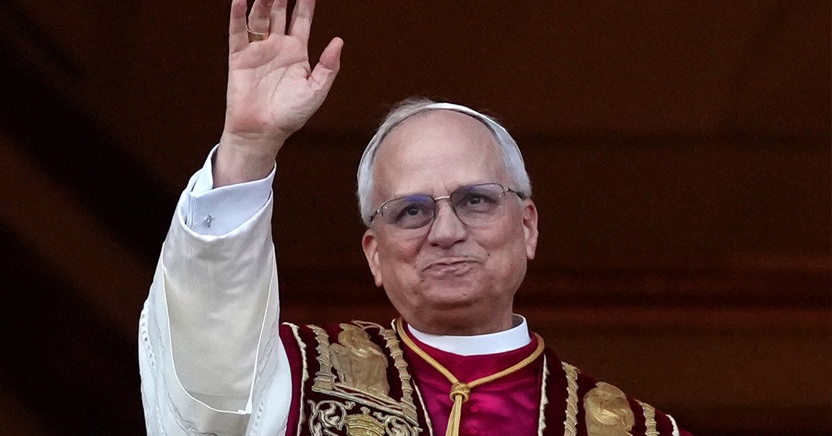 Pope Leo accepts gift from traveling US family – the internet can’t get enough