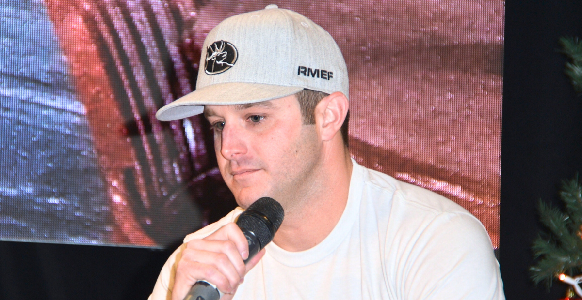 Country Singer Easton Corbin Mourns Stepdad’s Death, Cancels Concerts To Be With Family
