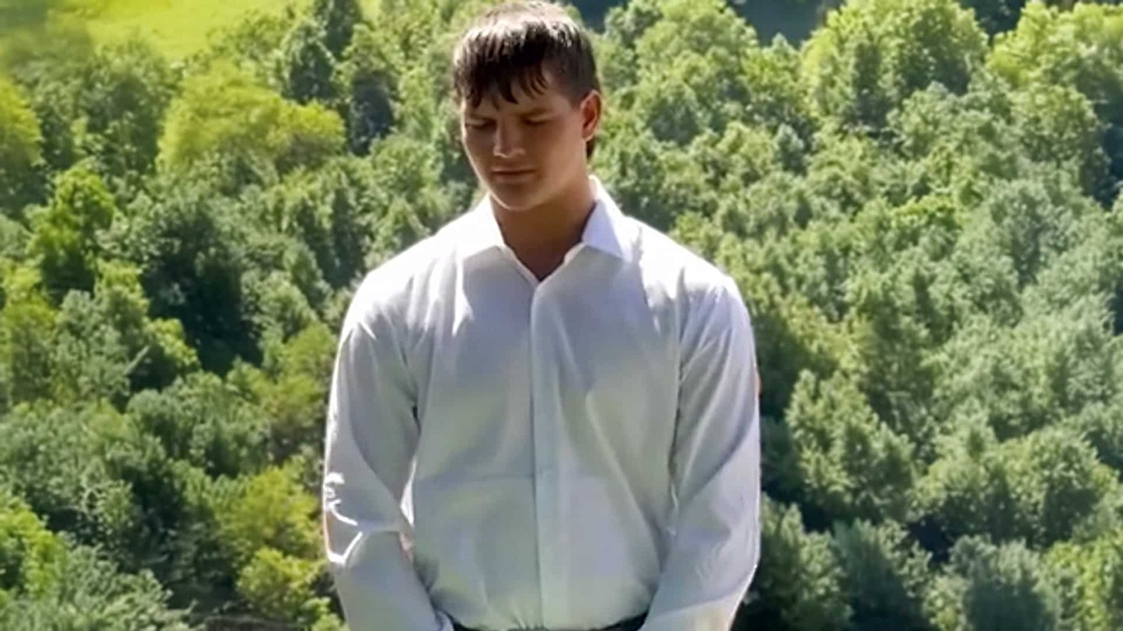 Grandson Breaks Down Singing “Go Rest High on That Mountain” at His Grandad’s Funeral