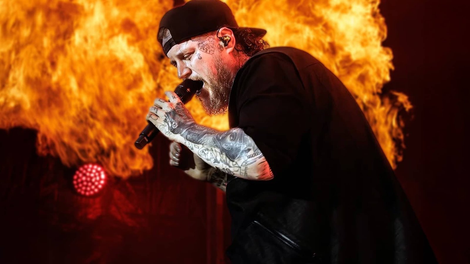 Jelly Roll Turns Heads With His Weight Loss as He Dominates Europe