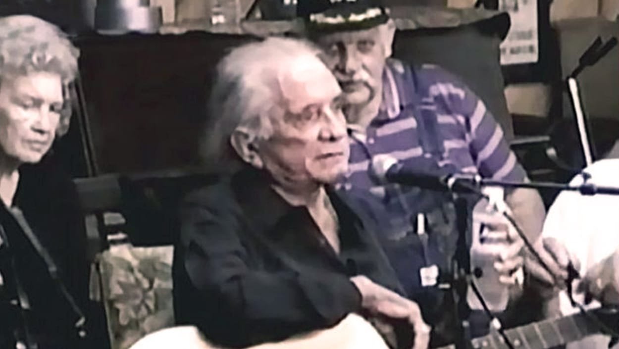 Johnny Cash Honors June Carter Cash With His Final Live Performance Just Months Before His Death