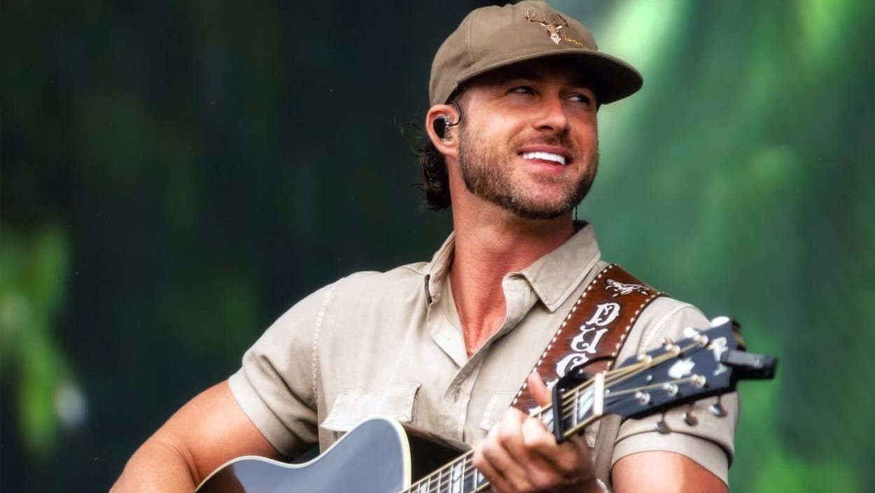 Riley Green Nabs Four 2025 CMA Awards Nominations and Marks His Biggest Year Yet