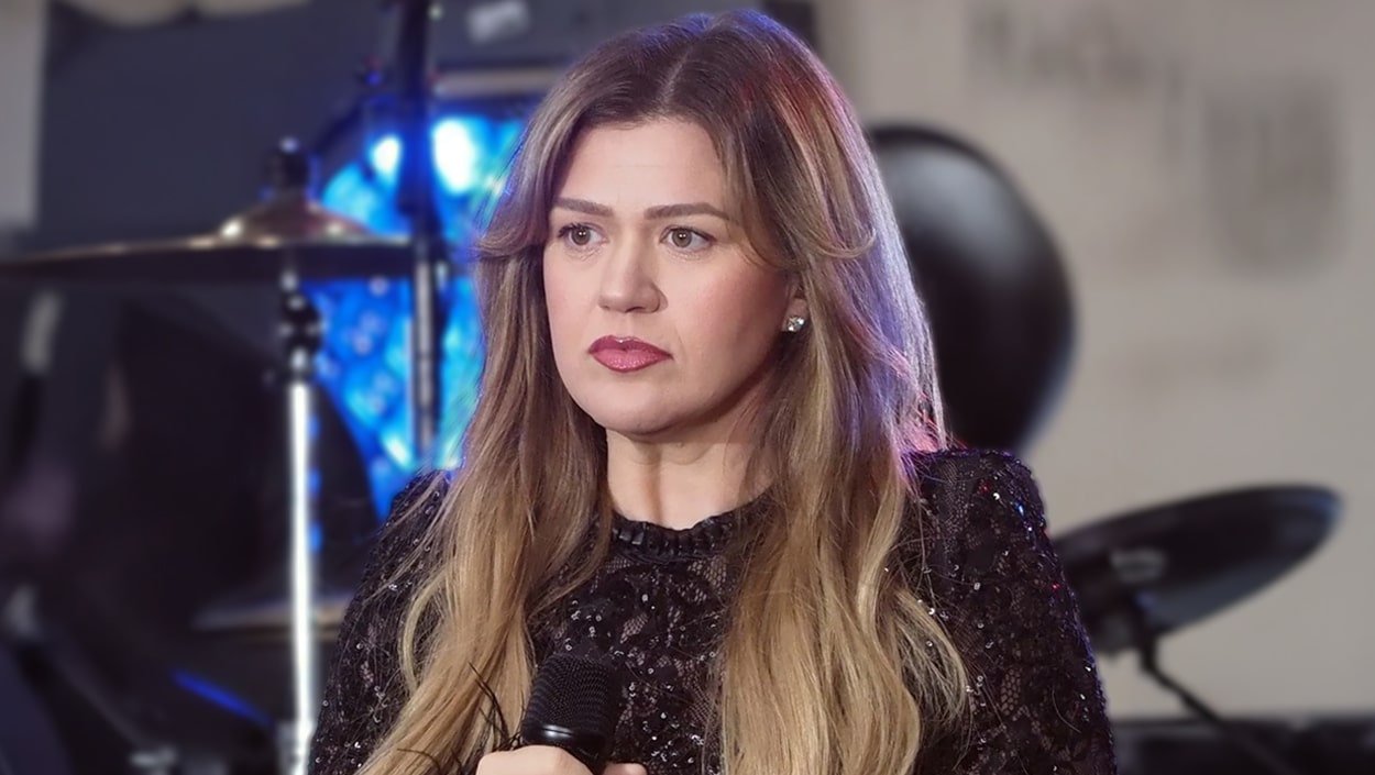Sources Say Kelly Clarkson Quarantined With Brandon Blackstock and “Her Replacement” Under One Roof