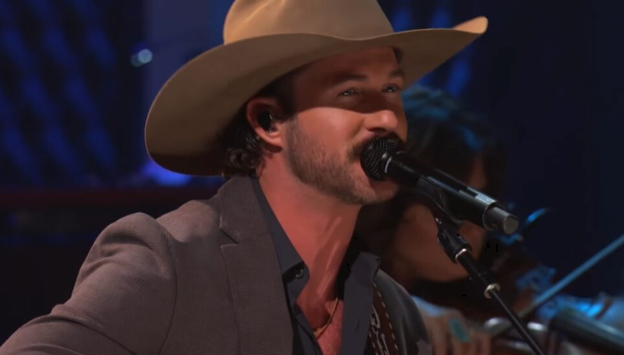 Riley Green Delivers Heartfelt Performance Of His Original Christmas Song, “Christmas To Me”