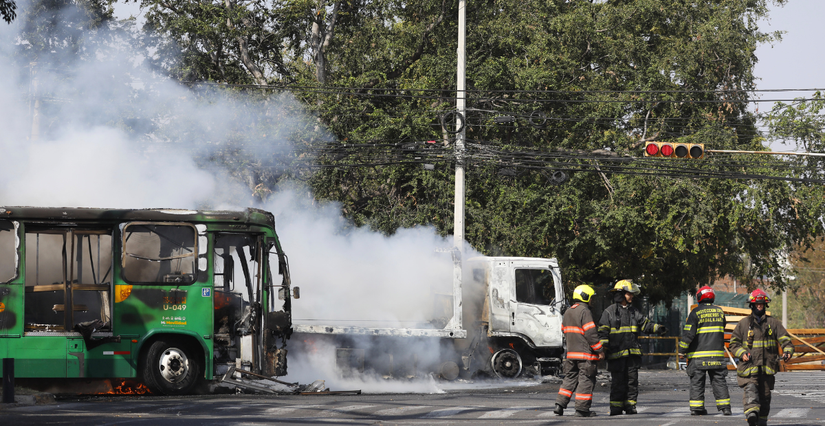 Chaos Erupts In Mexico Following Death Of Notorious Drug Leader, Tourists Advised To Shelter In Place