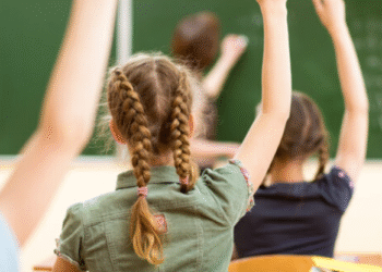 Retired teacher’s honest words to parents go viral