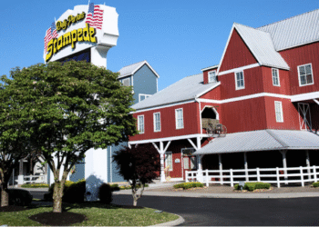 1 Person Killed In Shooting Outside Of Dolly Parton’s Stampede In Pigeon Forge