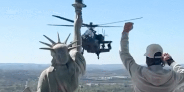 Video Of Kid Rock Saluting Apache Helicopters From His Tennessee Mansion Attracts Praise And Scrutiny