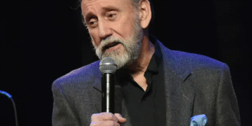 Country music star Ray Stevens breaks his neck in scary fall