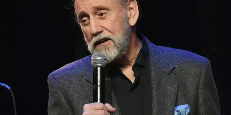 Country music star Ray Stevens breaks his neck in scary fall