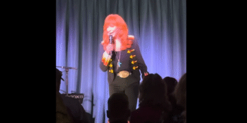 Reba McEntire debuts song ‘One Night in Tulsa’ at Oklahoma bar