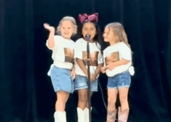 Trio Of Preschool Girls Give Charming Talent Show Performance Of Ella Langley’s “Choosin’ Texas”