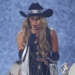 Lainey Wilson Opens 2026 ACM Awards With “Can’t Sit Still”