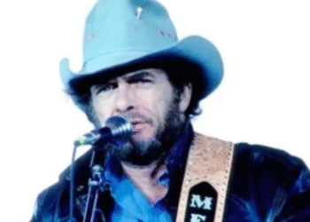 Merle Haggard Honors Those Who Sacrificed Their Lives In “Soldier’s Last Letter”