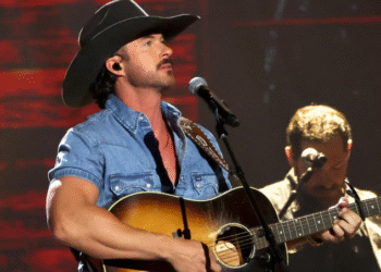 Riley Green Performs At The ACM Awards For The First Time In 6 Years