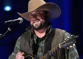 Tyler Farr Suffers a ‘Severe Concussion’ in Vehicle Accident, Cancels Festival Date