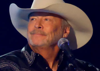 9 Unforgettable Moments From Alan Jackson’s Final Show [Watch]