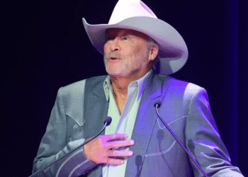 These 14 Country Singers Are Living With Serious Chronic Illness