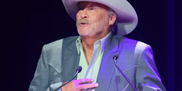 These 14 Country Singers Are Living With Serious Chronic Illness