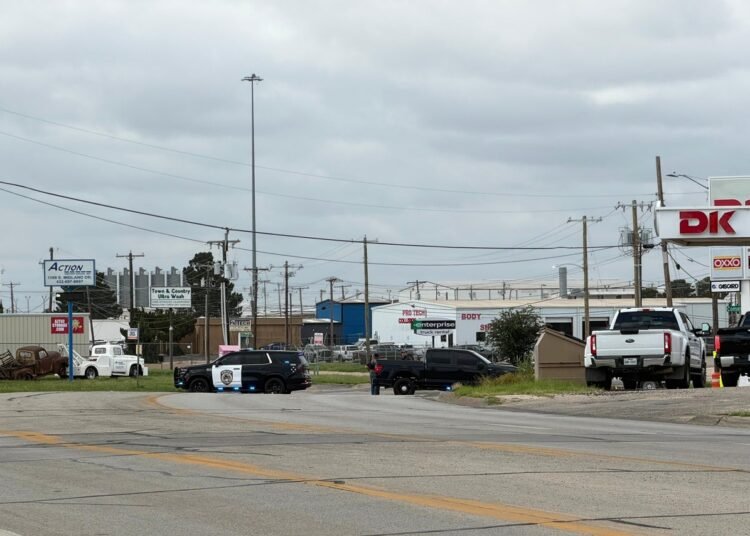 At least 1 killed, 9 hospitalized in shooting in Midland, Texas; suspect dead, officials say