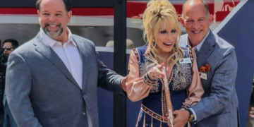 Dolly Parton Cuts Ribbon, Officially Opens Her Tennessean Travel Stop