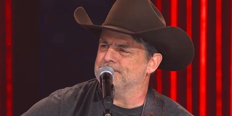 Rhett Akins Moved To Tears After Grand Ole Opry Extends Invitation