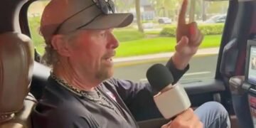 Toby Keith Filmed Singing Karaoke In An Uber