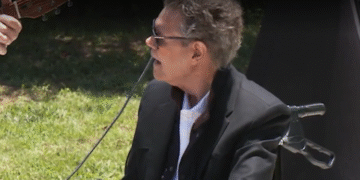 Country legend Randy Travis honored with musical marker in Hendersonville